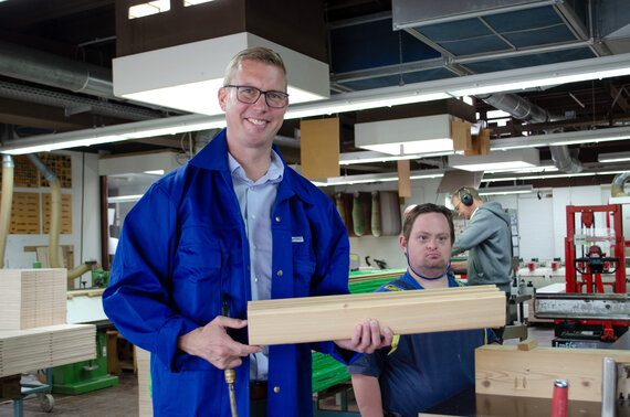 C. Hövekamp mit B. Mölder bei der Arbeit